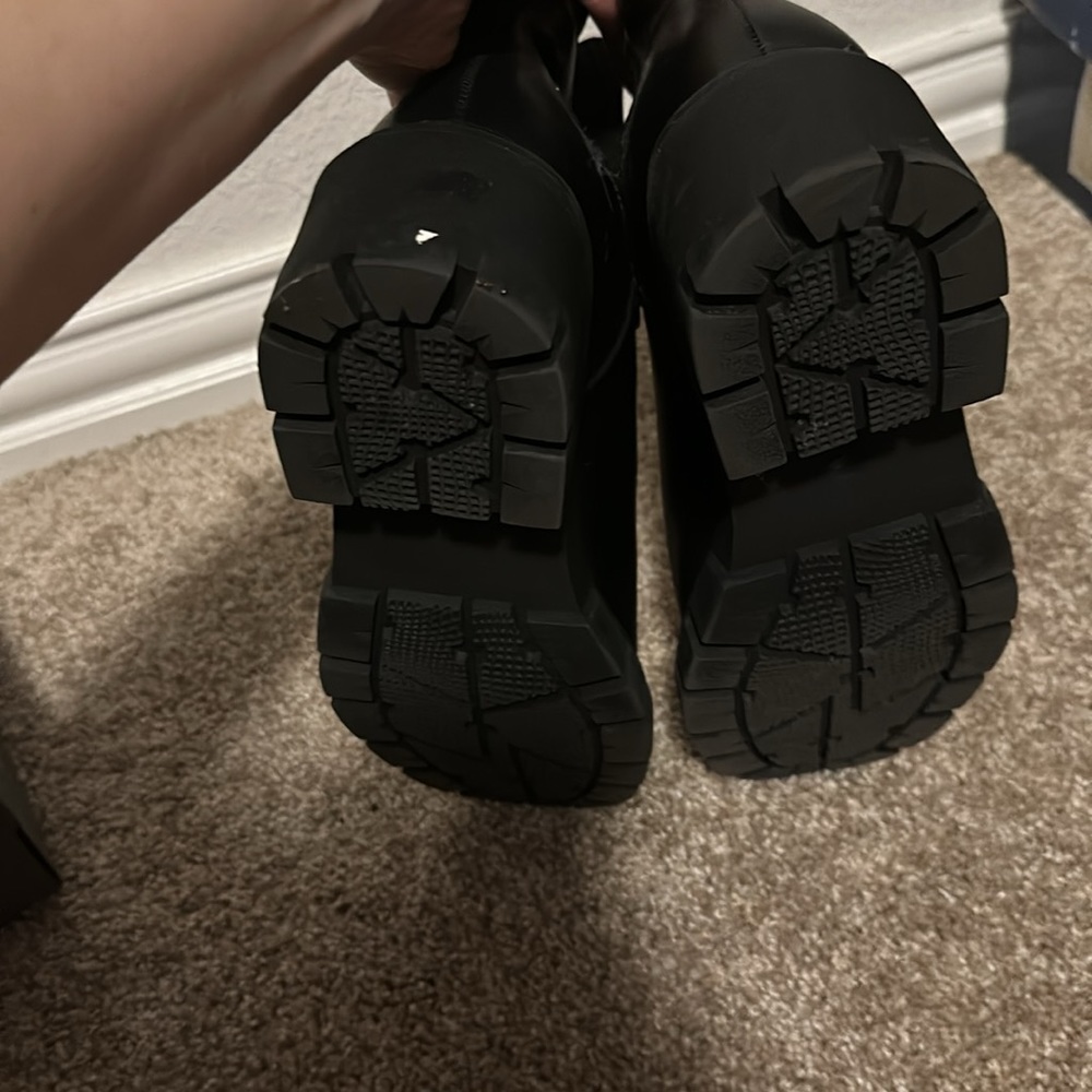 Chelsea Boot - Picture 4 of 4